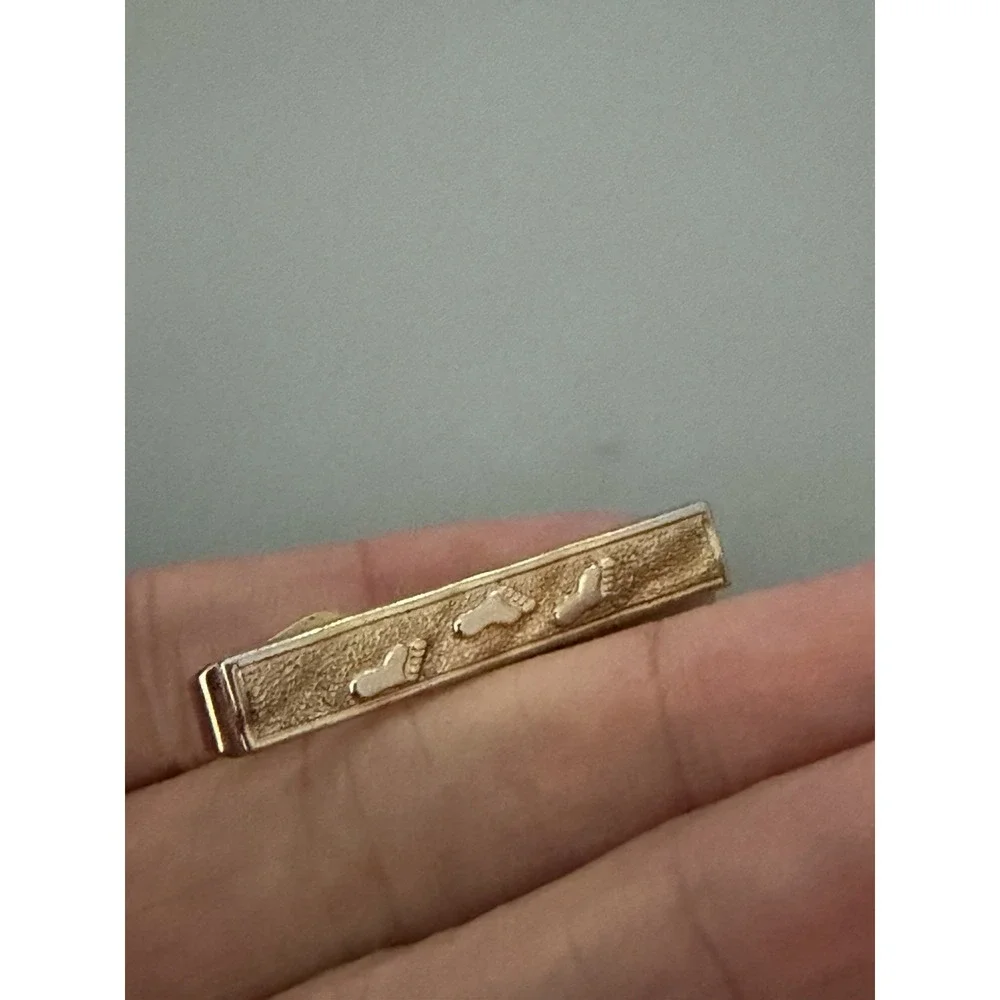 Vintage Footprints in the Sand Swank Goldtone Cufflinks and Tie Clip Christian
